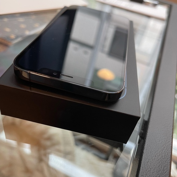 iPhone 12 Pro Blue, UNLOCKED - Picture 5 of 9